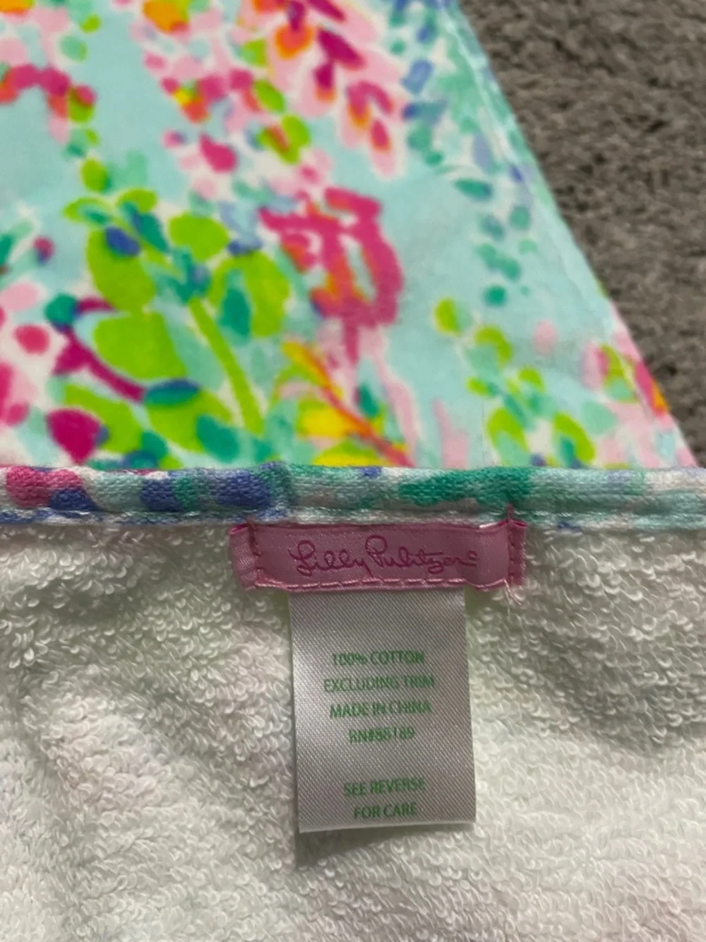 Lilly Pulitzer 🦄 HTF catch the wave Beach Towel